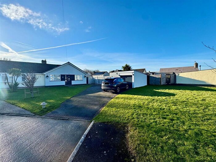 2 Bedroom Semi-Detached Bungalow For Sale In Saxondale Avenue, Burnham-On-Sea, TA8