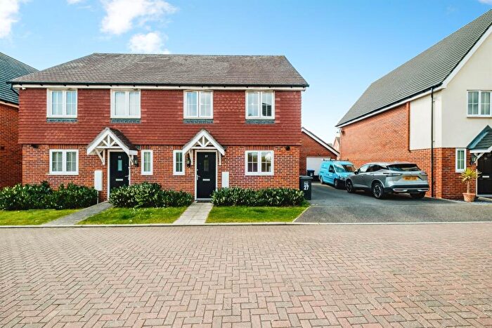 4 Bedroom Semi-Detached House For Sale In Tulip Tree Road, Worthing, BN13