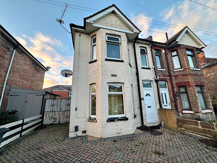3 Bedroom Semi-Detached House To Rent In Grants Avenue, Bournemouth, BH1