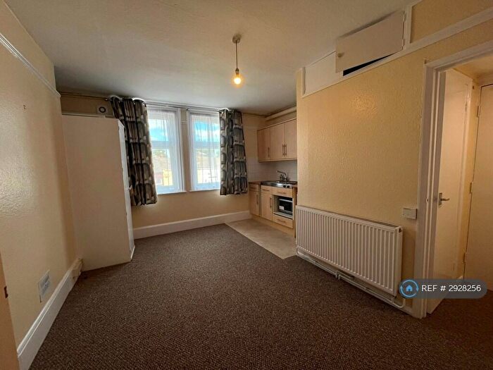 Studio To Rent In Tonbridge Road, Maidstone, ME16