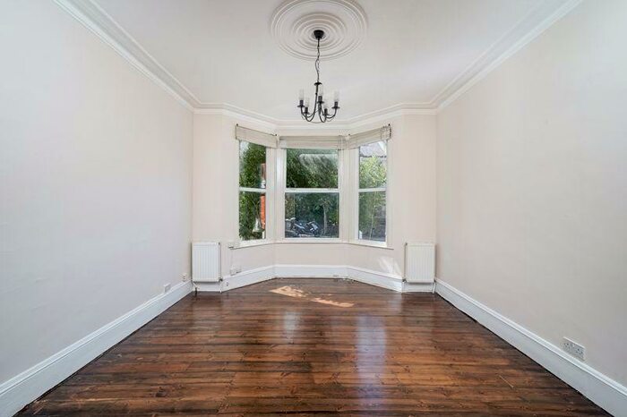 4 Bedroom Property To Rent In Dollis Road, London, N3