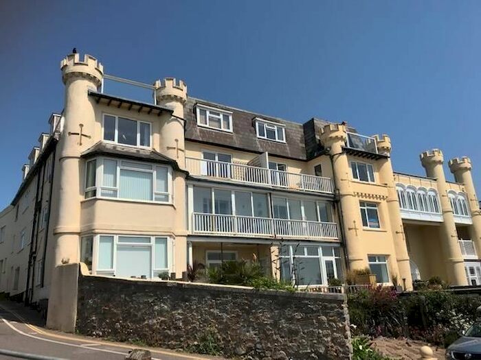 2 Bedroom Flat To Rent In Castle Hill, Seaton, EX12