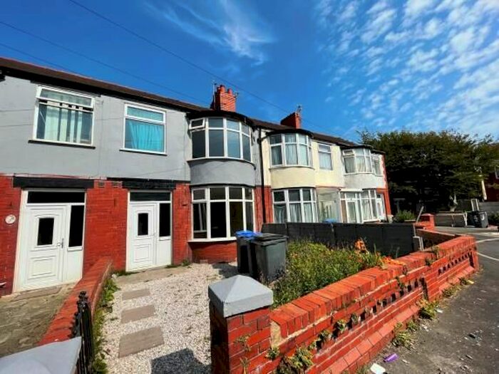 3 Bedroom Terraced House For Sale In Swindon Avenue, Blackpool