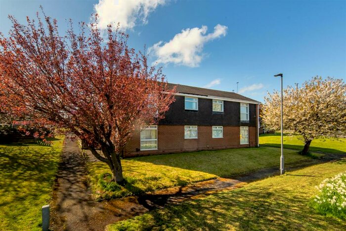 2 Bedroom Flat To Rent In Lydford Court, Newcastle Upon Tyne, NE3