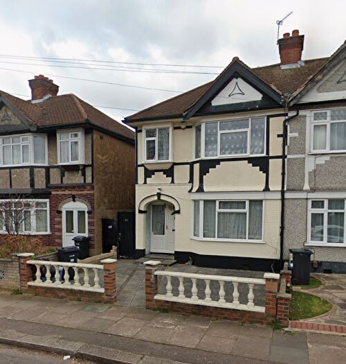 3 Bedroom Semi Detached House To Rent In Huxley Drive, Chadwell Heath, Rm7