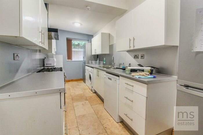 6 Bedroom Semi-Detached House To Rent In Lois Avenue, Lenton, Nottingham, NG7