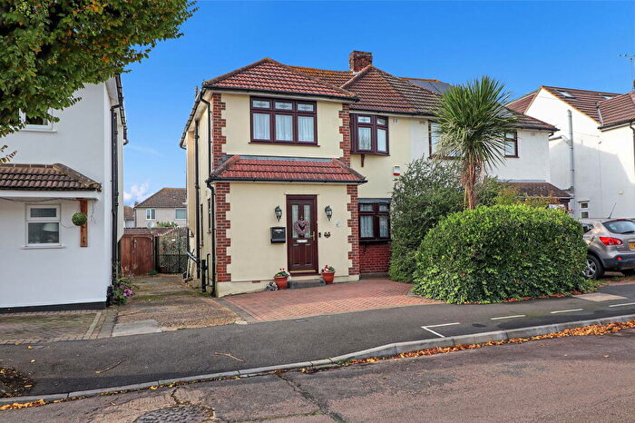 3 Bedroom Semi-Detached House For Sale In Laburnum Walk, Hornchurch, Havering, RM12