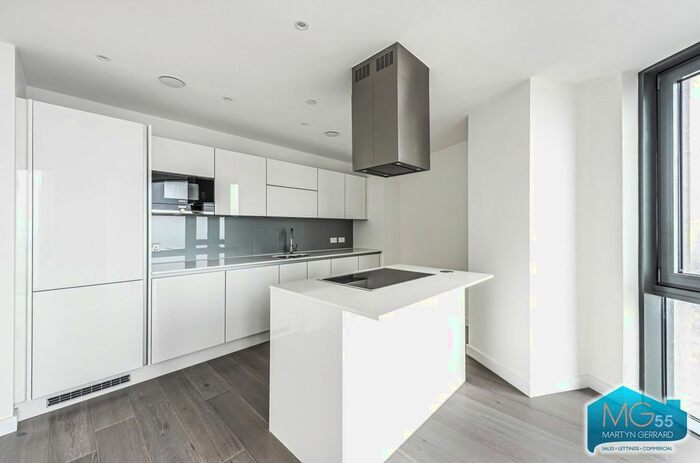 3 Bedroom Flat To Rent In City North West Tower, Goodwin Street, London, N4