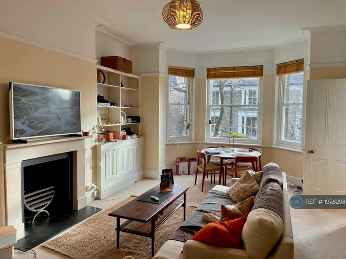 2 Bedroom Flat To Rent In Cannon Place, London, NW3