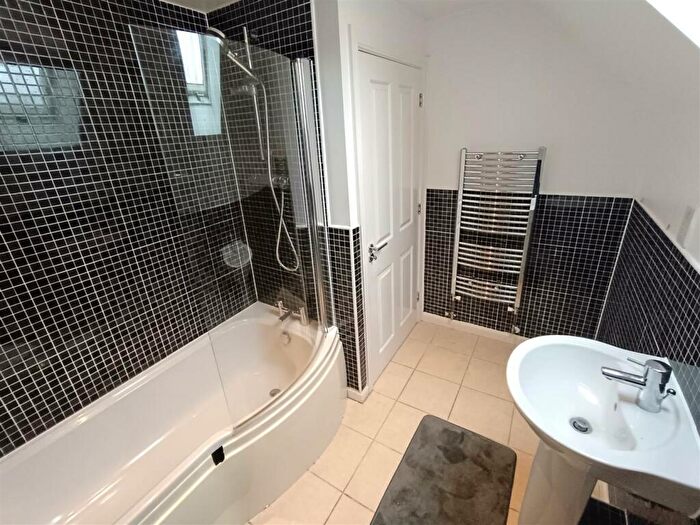2 Bedroom Apartment To Rent In Chiltern Road, Little Stanion, Corby, NN18