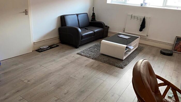 1 Bedroom Flat To Rent In High Street, Slough, SL1