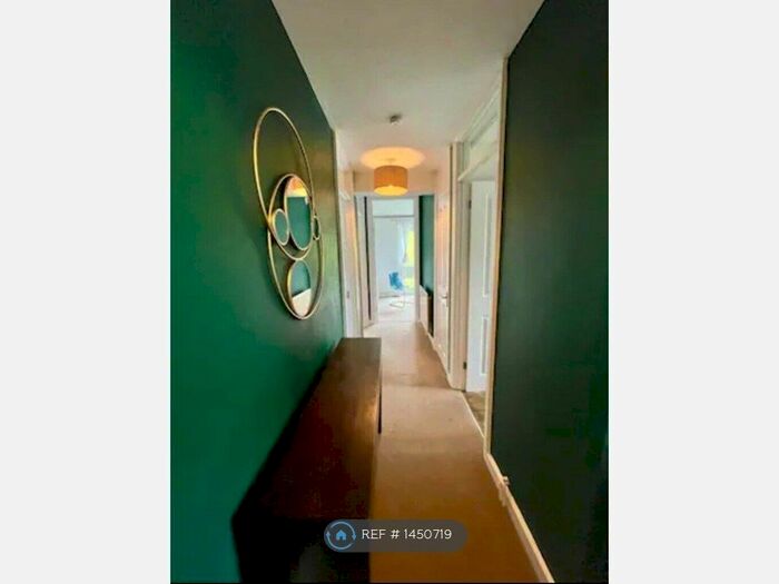 2 Bedroom Flat To Rent In Moulsecoomb Way, Brighton, BN2