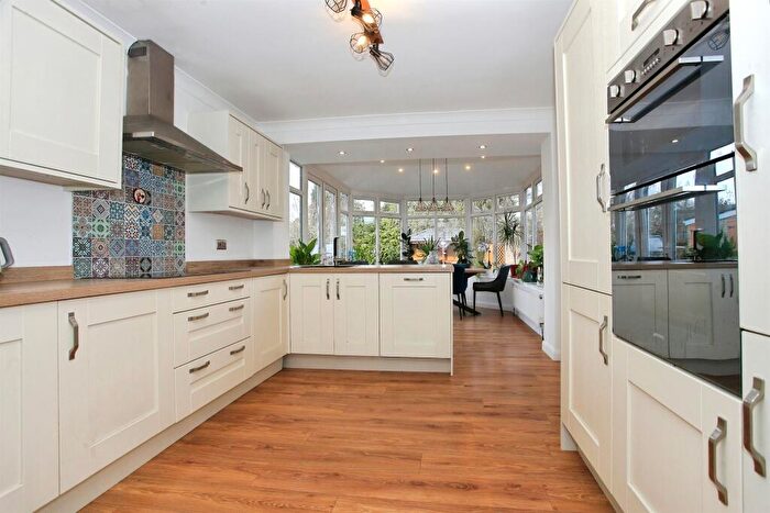 3 Bedroom Detached Bungalow For Sale In Gunthorpe Road, Peterborough, PE4