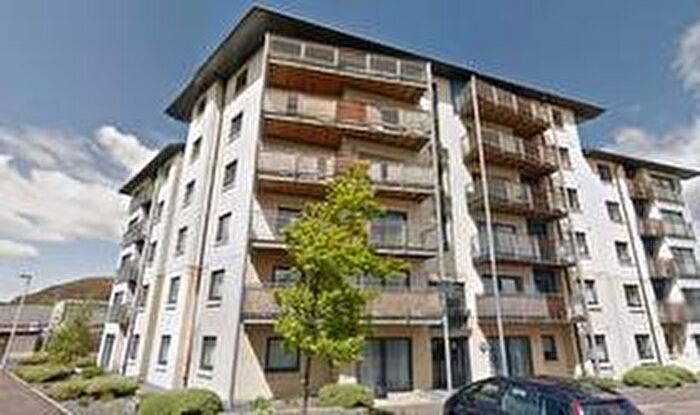 2 Bedroom Flat To Rent In Peffer Bank, Craigmillar, Edinburgh, EH16
