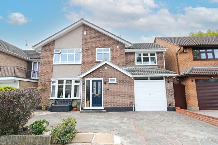 5 Bedroom Detached House For Sale In Southfield Close, Hadleigh, Essex, SS7