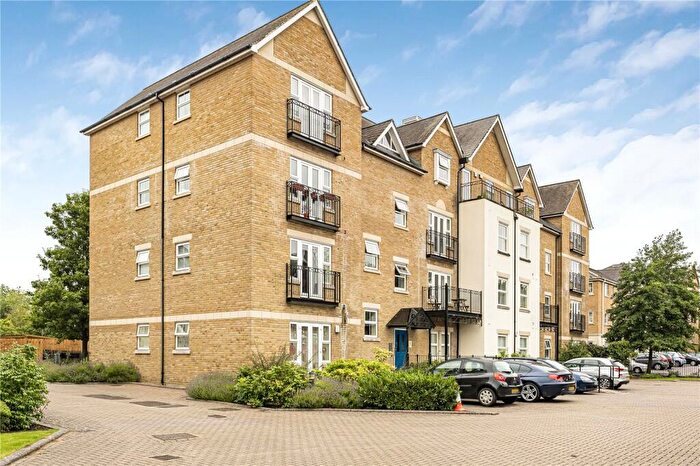 2 Bedroom Apartment For Sale In Elizabeth Jennings Way, Waterways, OX2