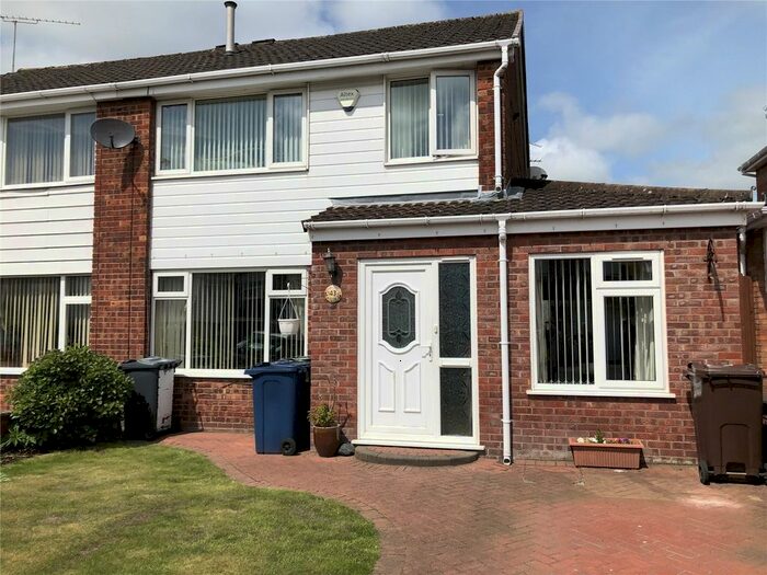4 Bedroom Semi-Detached House For Sale In Ambergate, Skelmersdale, Lancashire, WN8