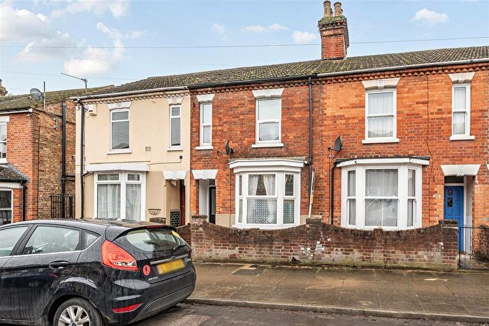 2 Bedroom Terraced House For Sale In Salisbury Street, Bedford, MK41