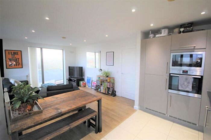 2 Bedroom Apartment To Rent In Bootmakers Court, Ben Johnson Road, Stepney Green, E1