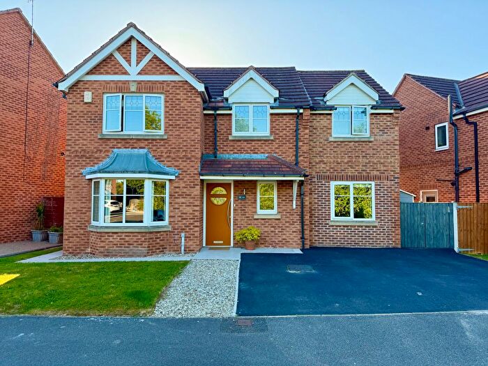 5 Bedroom Detached House For Sale In Gleneagles Drive, Normanton, West Yorkshire, WF6