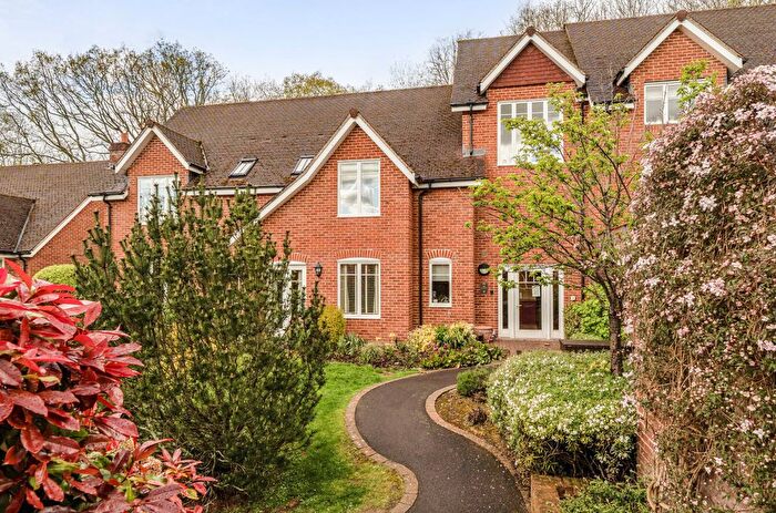 2 Bedroom Flat For Sale In Salisbury Road, Sherfield English, Romsey, Hampshire, SO51