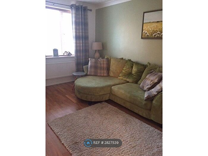 3 Bedroom Semi-Detached House To Rent In Rayburn Court, Blyth, NE24