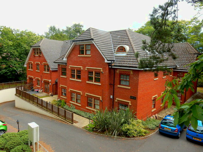 2 Bedroom Flat To Rent In Chobham Court, GU15