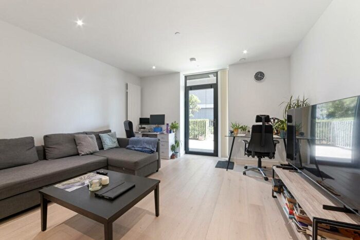 1 Bedroom Apartment For Sale In Fairwater House, Royal Wharf, London, E16