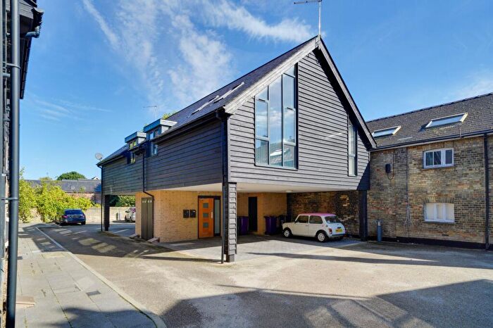 1 Bedroom Flat To Rent In Brewers Yard, Royston, SG8