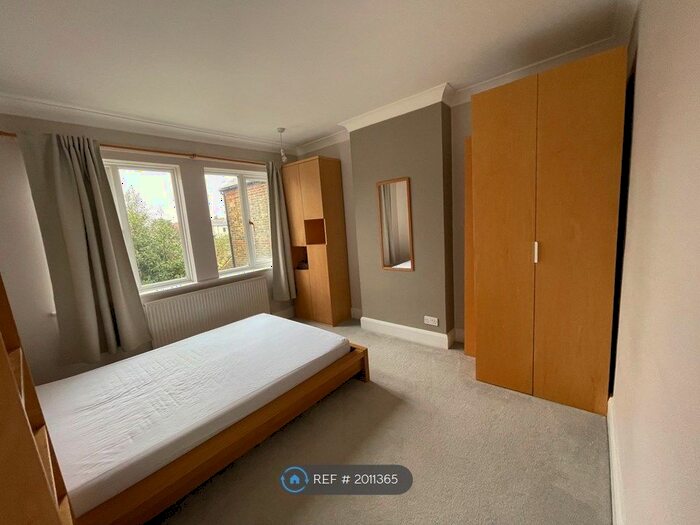 3 Bedroom Maisonette To Rent In Harrow View, Harrow, HA1