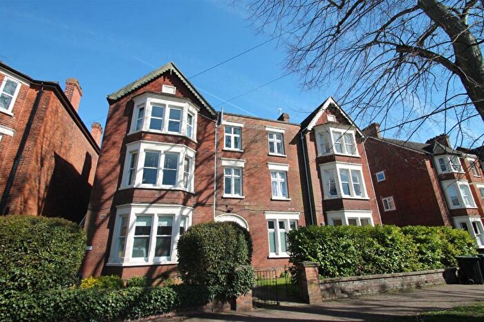 2 Bedroom Flat For Sale In Bushmead Avenue, Bedford, MK40