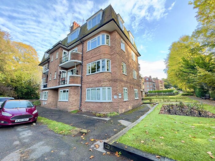 3 Bedroom Apartment To Rent In Withdean Court, Preston Park, BN1