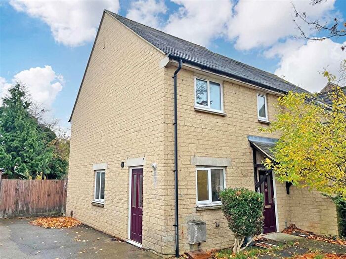 3 Bedroom Semi Detached House For Sale In Pembroke Place, Bampton, OX18