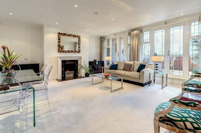 3 Bedroom Apartment To Rent In Beaumont Close, Hampstead Garden Suburb, N2