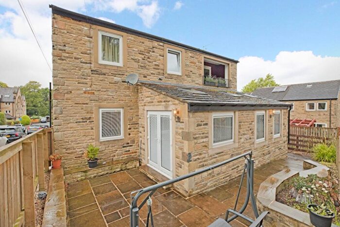 3 Bedroom Apartment For Sale In Chantry Drive, Ilkley, LS29
