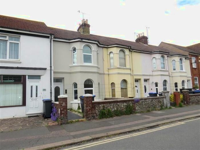 3 Bedroom Property To Rent In Pavilion Road, Broadwater, Worthing, BN14