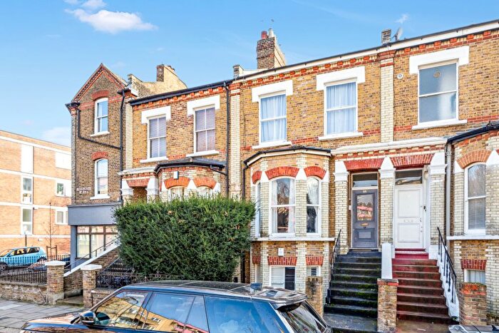 2 Bedroom Flat To Rent In Kingsgate Road, London, NW6