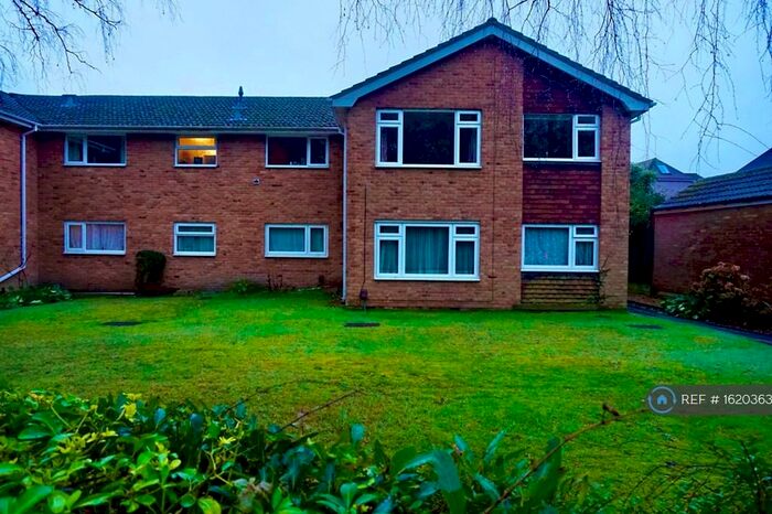 2 Bedroom Maisonette To Rent In Lincoln Court, Southampton, SO15