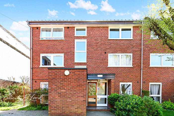 1 Bedroom Flat For Sale In Regent Square, London, E3