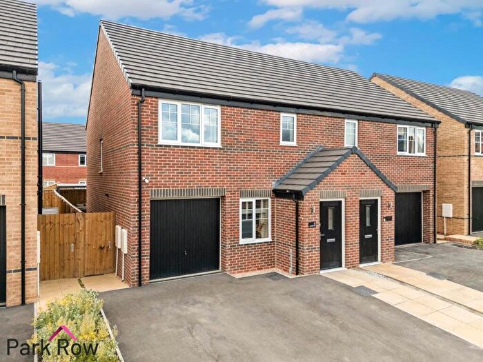 3 Bedroom Semi Detached House For Sale In Chalkhill Drive, Sherburn In Elmet, Leeds, LS25