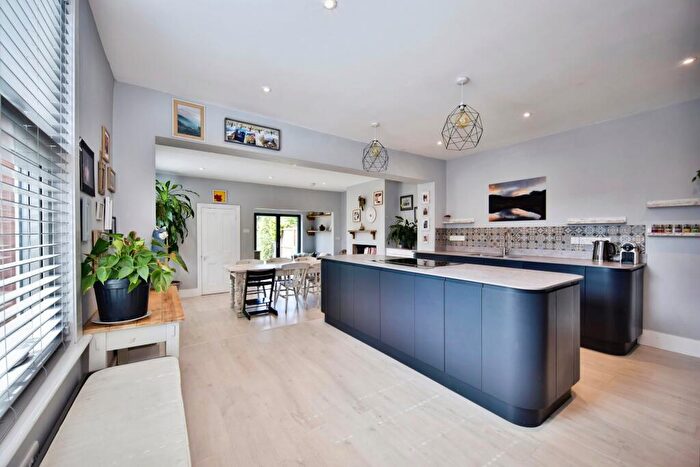 4 Bedroom End Of Terrace House For Sale In Muir Road, Maidstone, ME15
