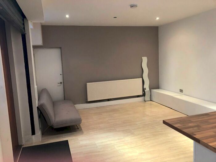 1 Bedroom Flat To Rent In Rollins Street, London, SE15