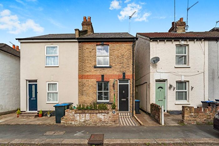2 Bedroom Semi Detached House For Sale In New Road, Staines-Upon-Thames, TW18