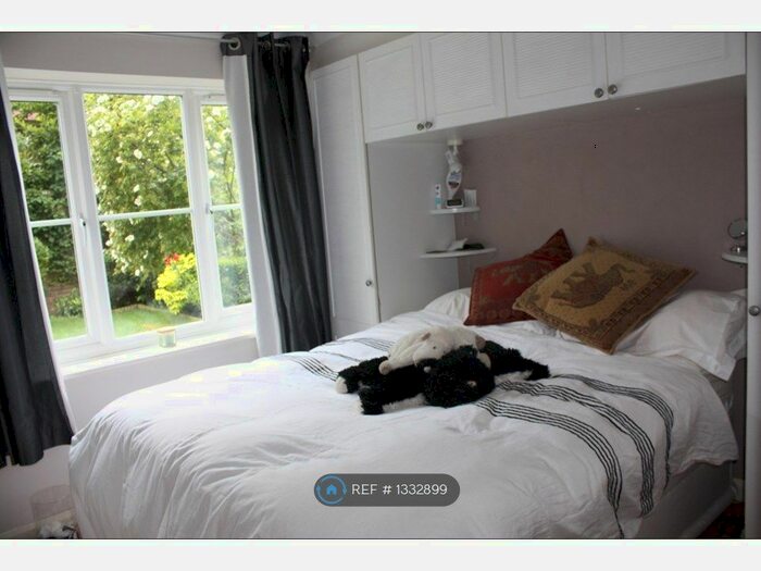 1 Bedroom Flat To Rent In Brathway Road, London, SW18