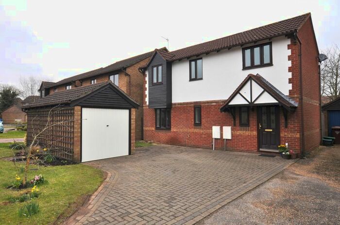 3 Bedroom Detached House To Rent In Willow Drive, Bicester, OX26
