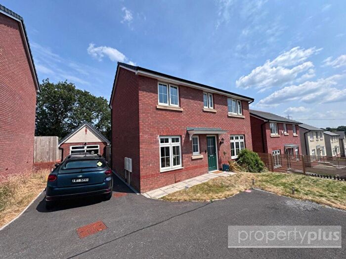 3 Bedroom Detached House For Sale In Comin Y Coed, Tonyrefail, Rhondda Cynon Taff, CF39