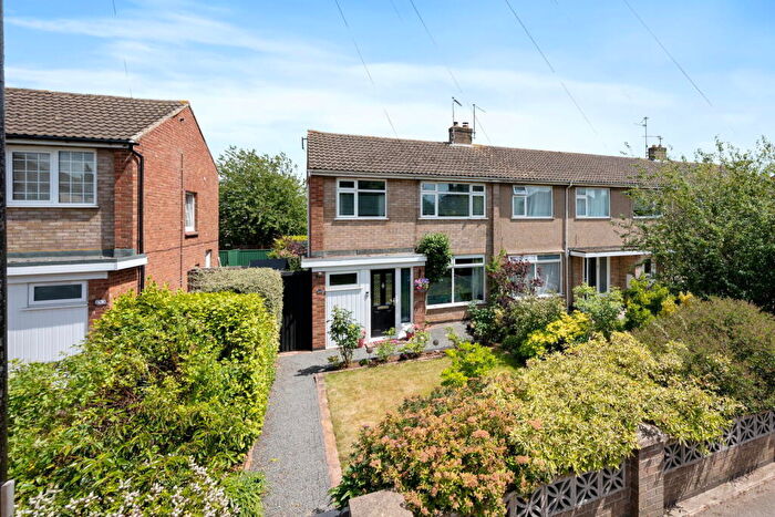 3 Bedroom Semi-Detached House For Sale In Windmill Avenue, Kettering, NN15