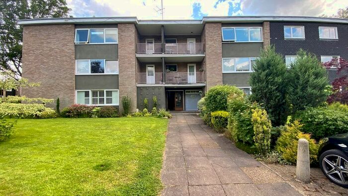 2 Bedroom Flat To Rent In By The Wood, Watford, WD19