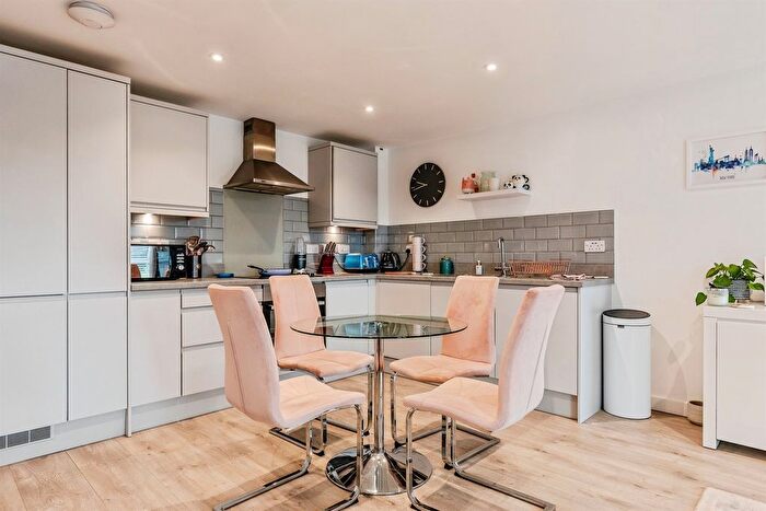 1 Bedroom Flat For Sale In Ashton Rise, Bristol, BS3