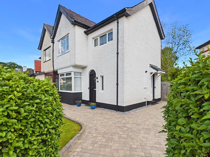 2 Bedroom Semi-Detached House For Sale In Craggan Drive, Glasgow, G14